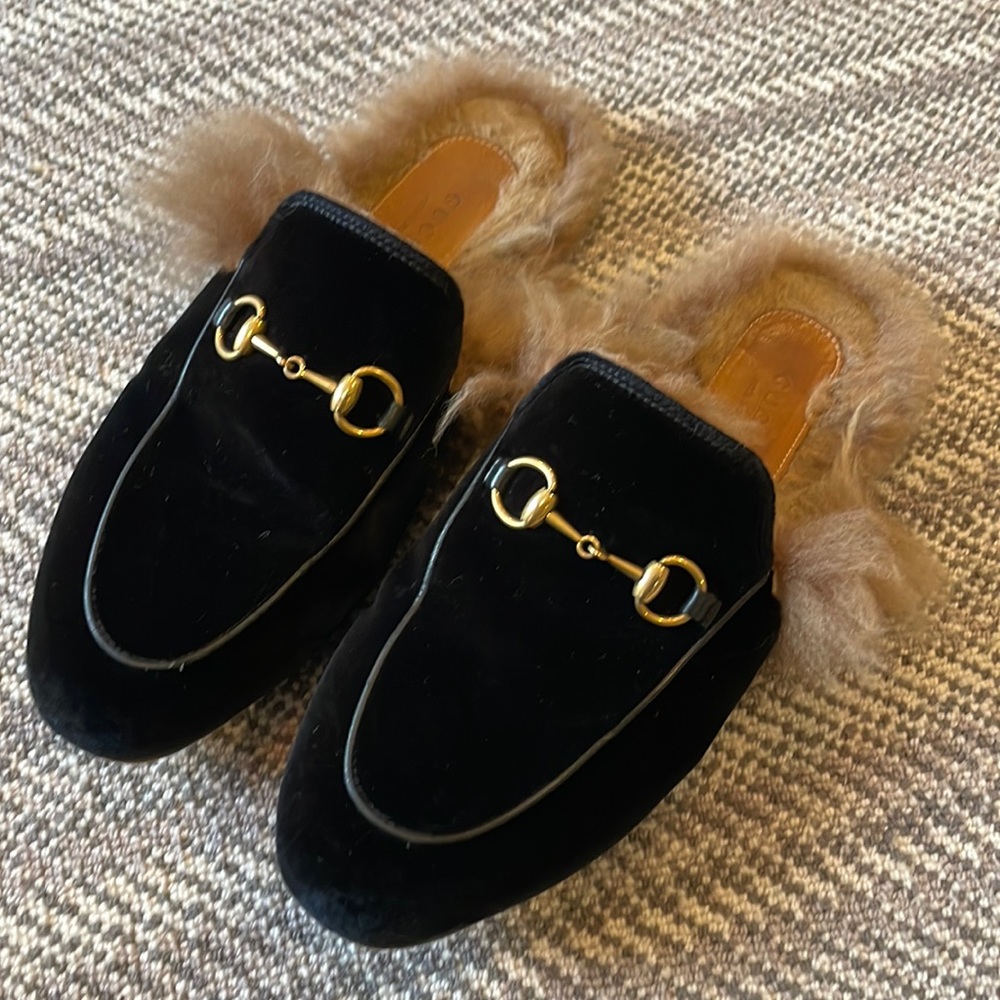 Gucci velvet princetown slipper